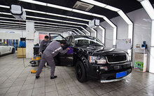 汽車(chē)鍍膜 優(yōu)點(diǎn)、選擇與流程全解析